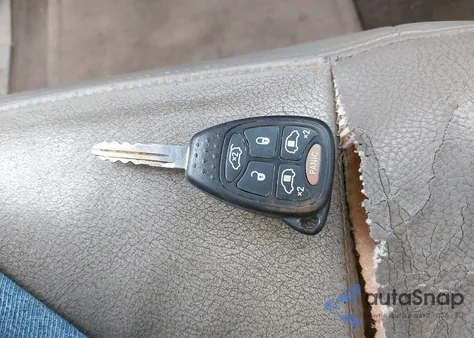 2007 Chrysler Town & Country Touring из США, поврежденный, VIN 2A4GP54LX7R238735